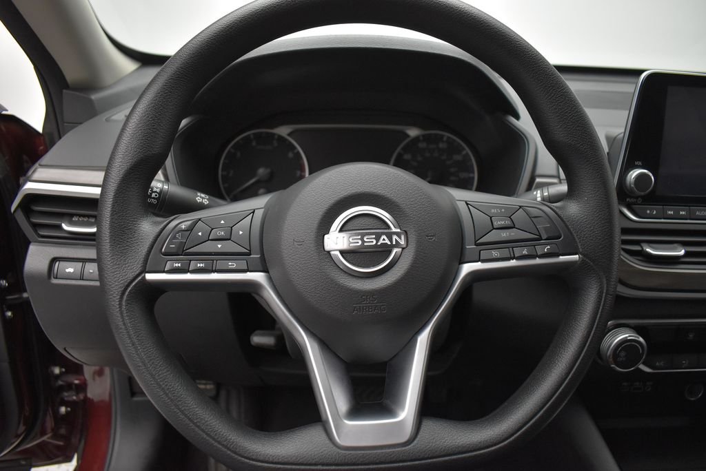 Used 2024  Nissan 2.5 SV image 17