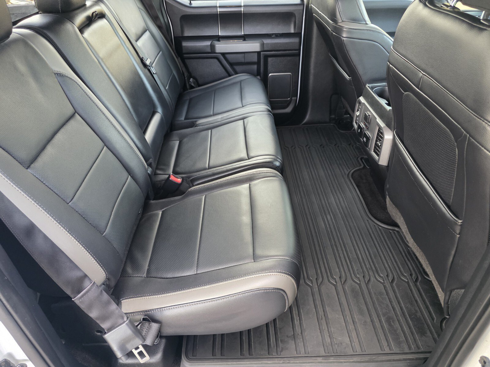 Used 2017 Oxford White Ford Raptor image 5