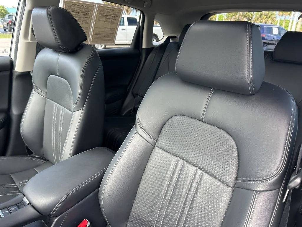 Used 2023 White Honda EX-L image 20