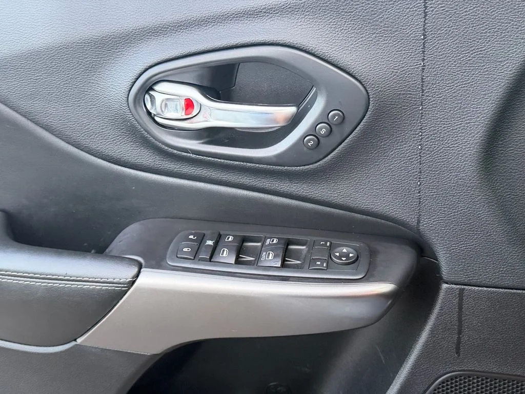 Used 2020 White Jeep Limited image 26