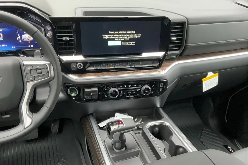 New 2026 Chevrolet Silverado 1500 LT 4D Crew Cab