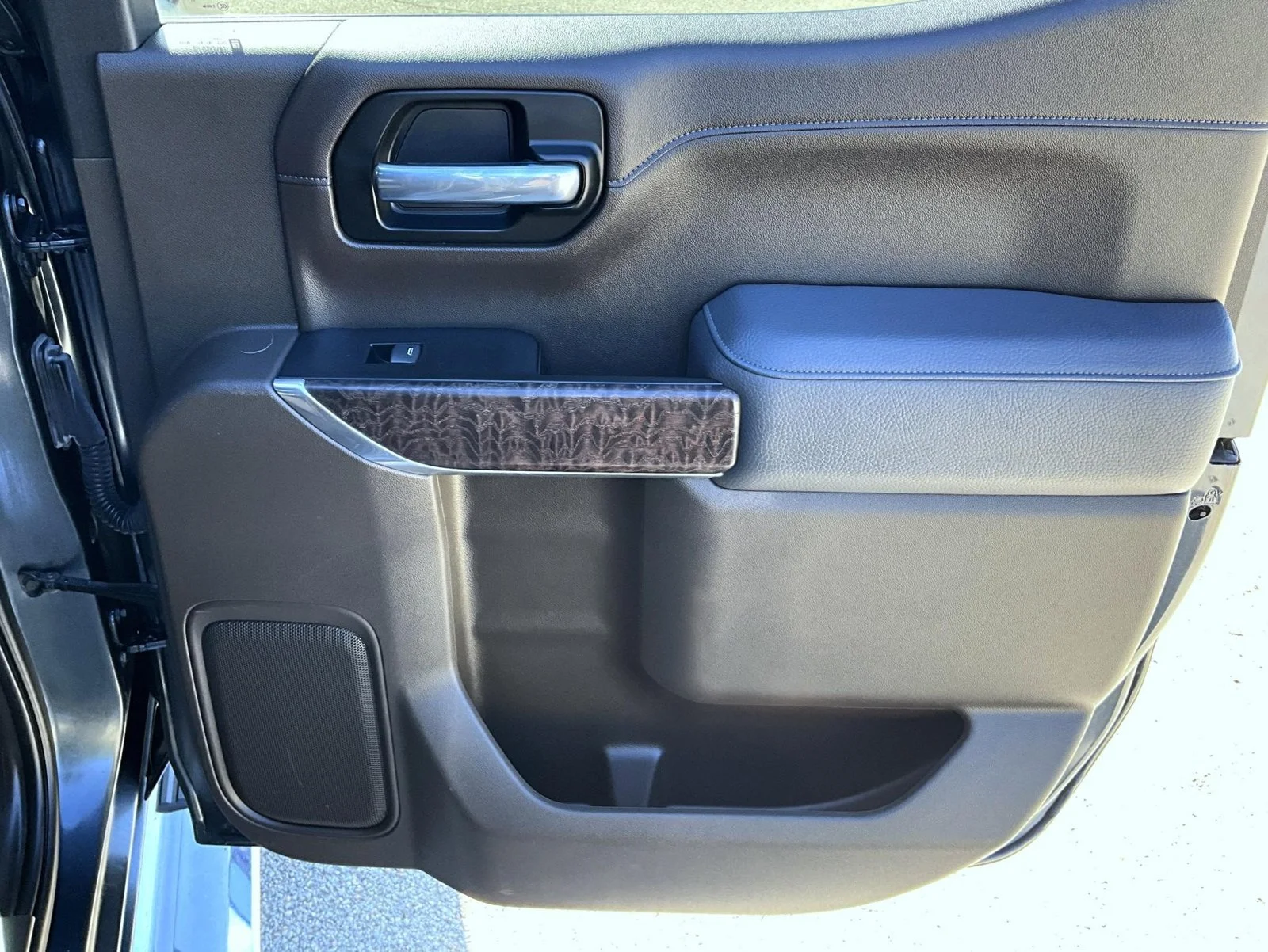 Used 2022 Blue GMC Denali image 21