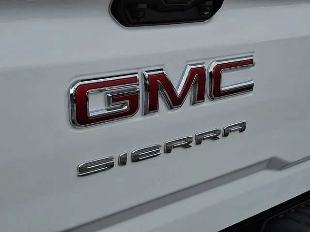 New 2026 Summit White GMC Pro image 22
