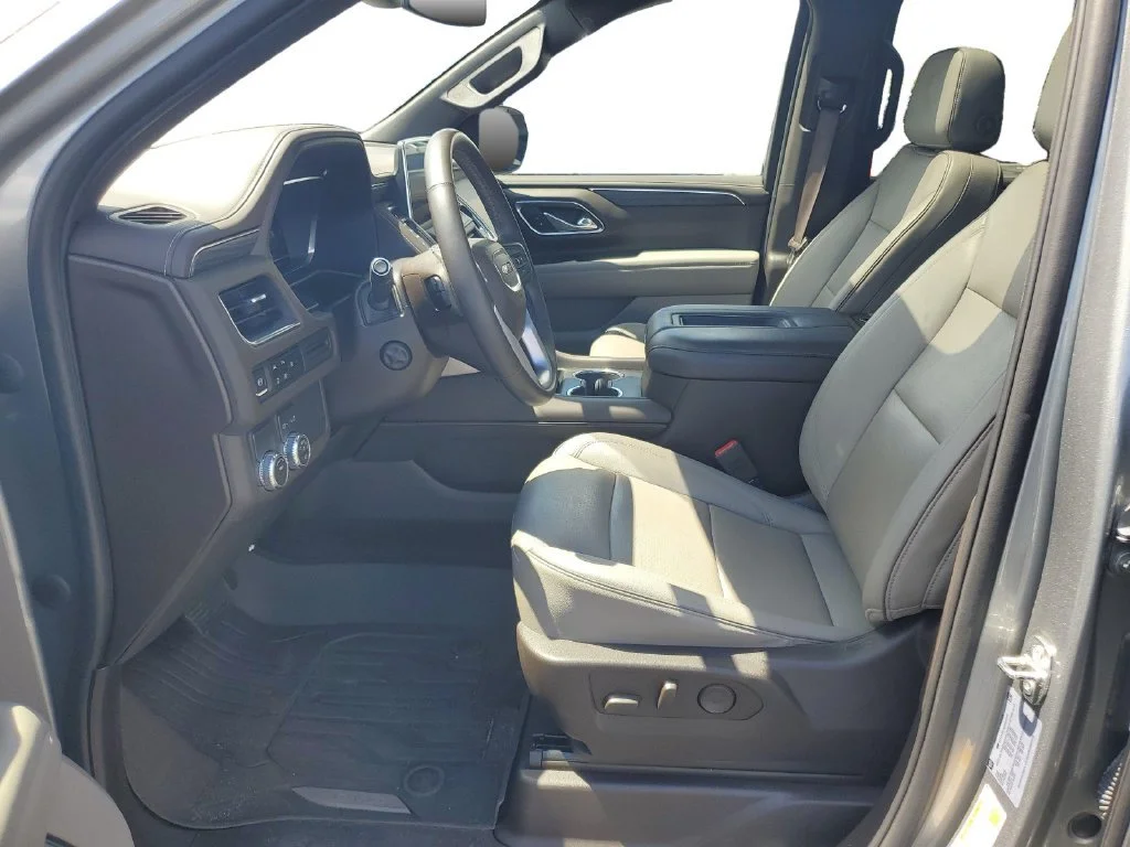 Used 2023 Sterling Metallic GMC SLT image 9