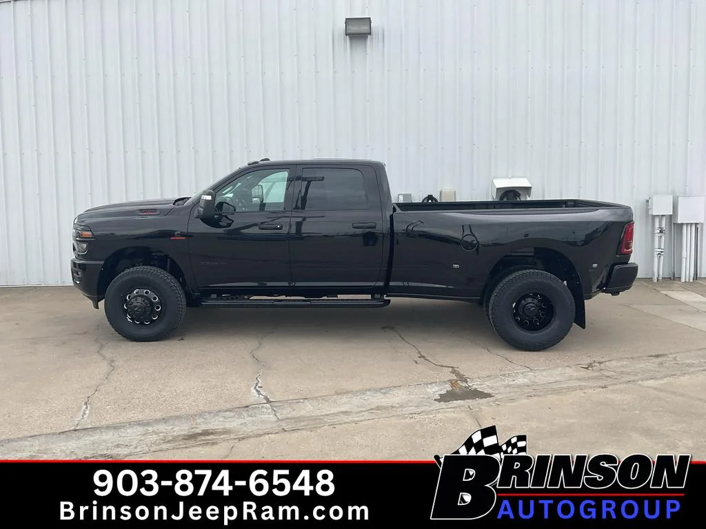 New 2026 Diamond Black Crystal Pearl-Coat Exterior Paint RAM Lone Star image 3