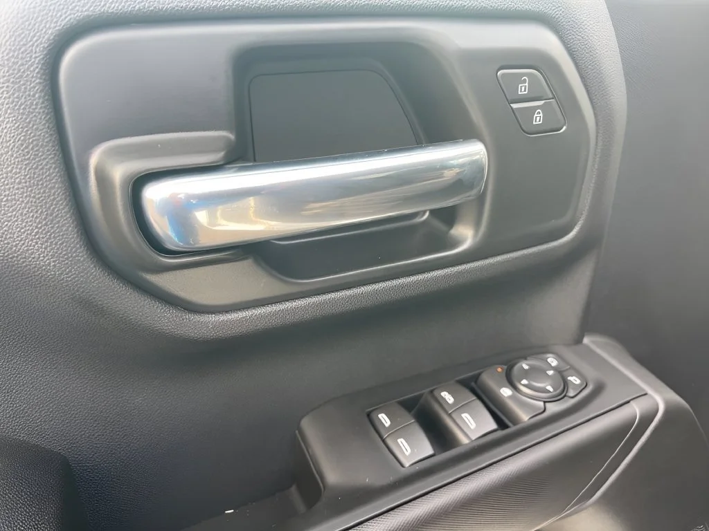Used 2025 Summit White Chevrolet Custom Trail Boss image 11