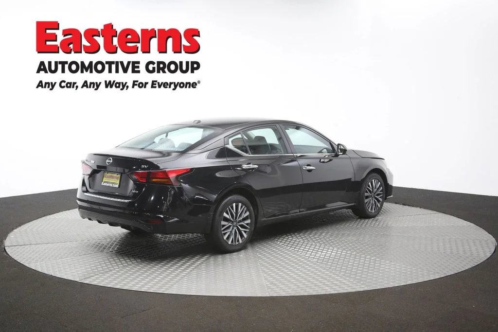 Used 2023 Black Nissan 2.5 SV image 41