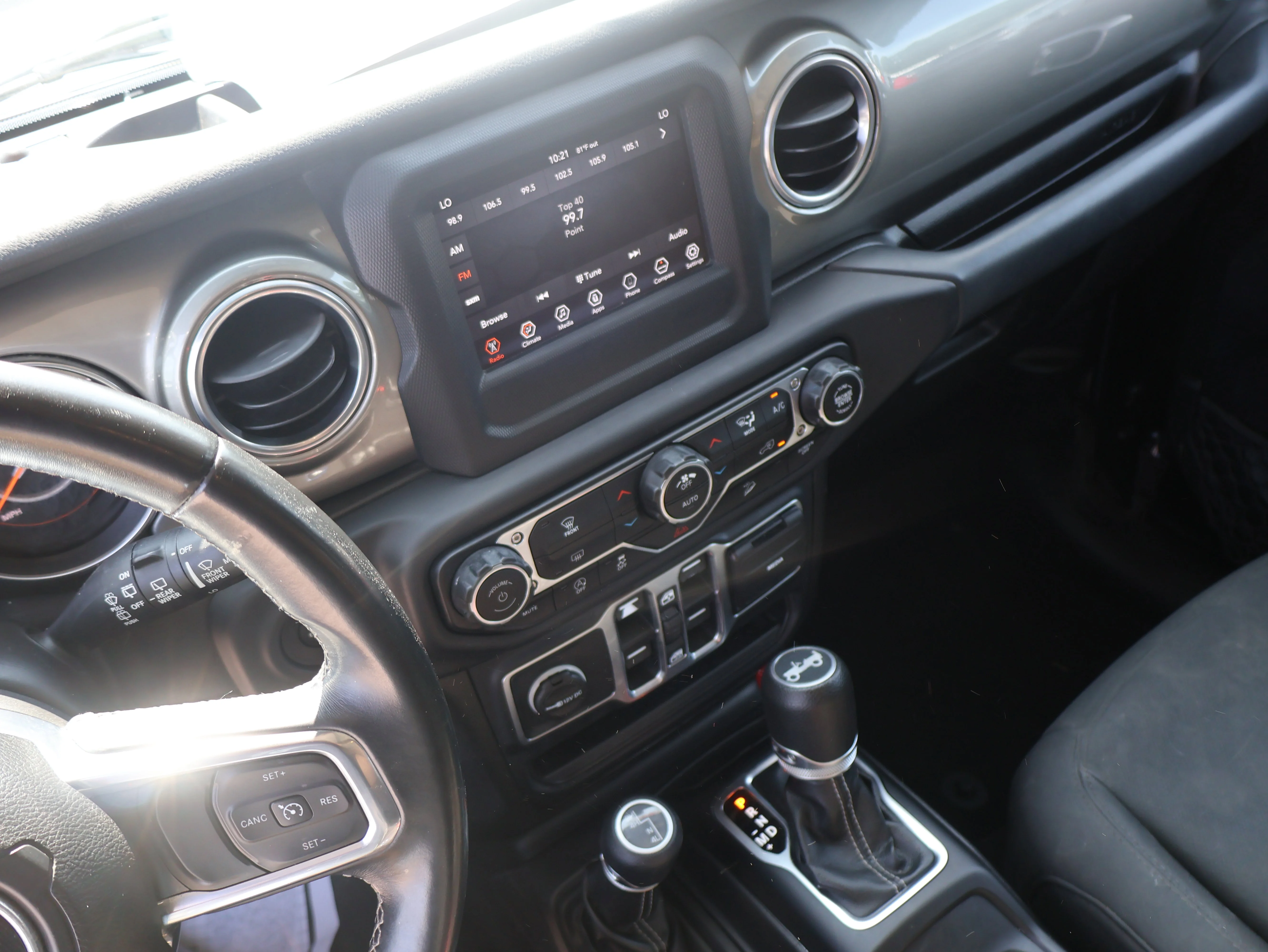Used 2019 Black Clearcoat Jeep Sahara image 23