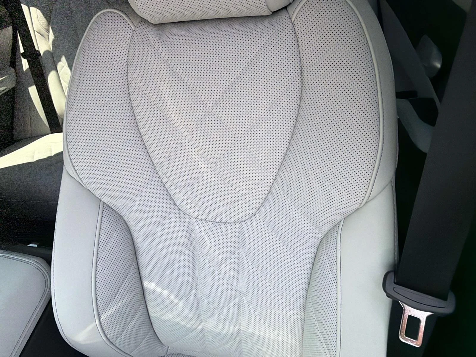 New 2026 Brooklyn Grey Metallic BMW xDrive50e Plug-In Hybrid image 32