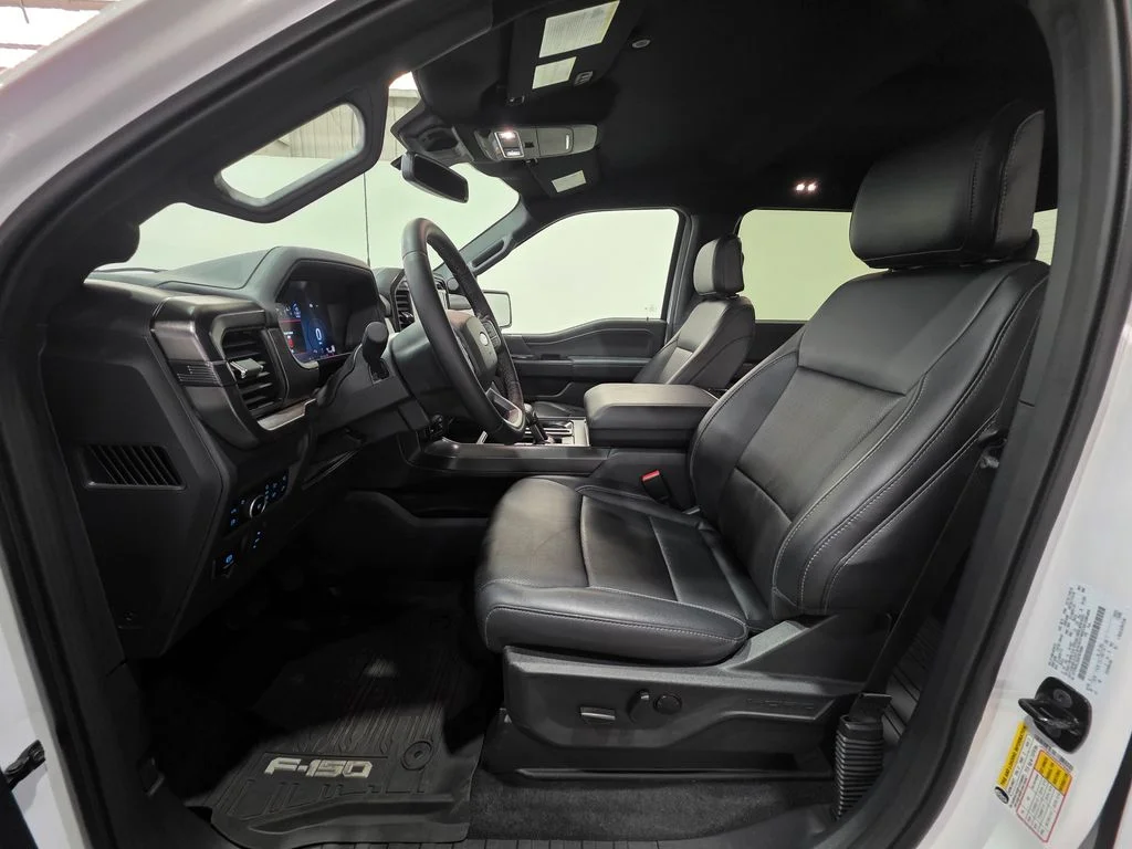 Used 2025 White Ford Lariat image 17