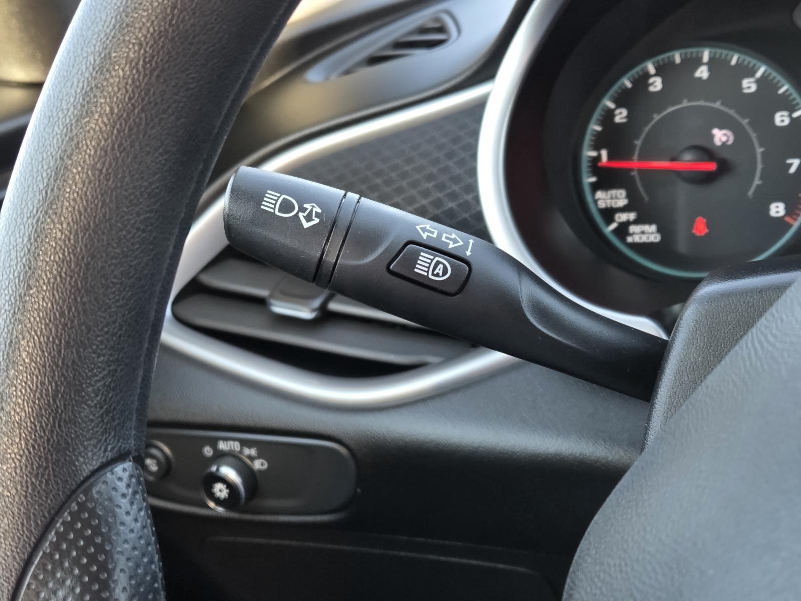 Used 2025 Summit White Chevrolet LT image 19