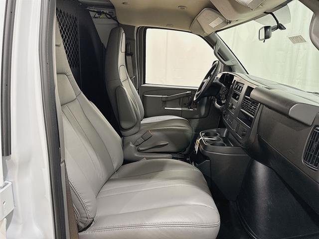 2026 GMC Savana Cargo Work Van - Photo 23