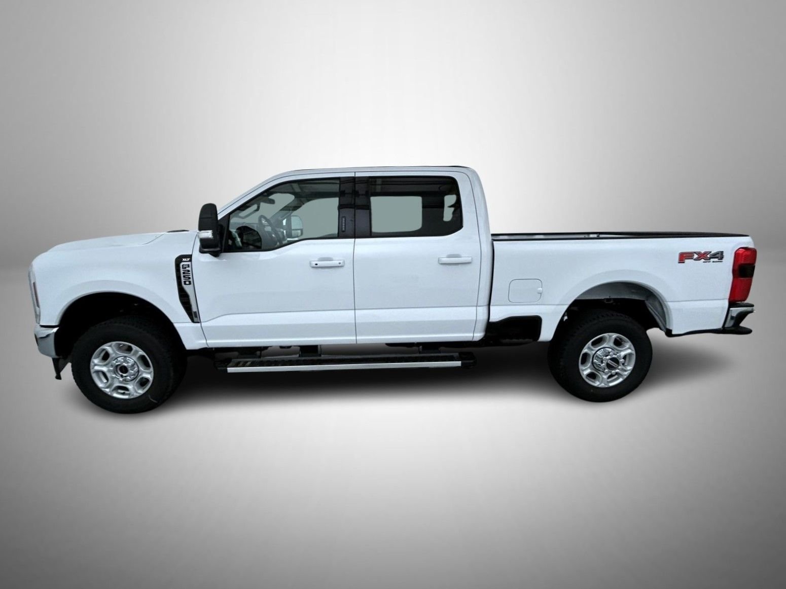 New 2026 Oxford White Ford XLT image 8