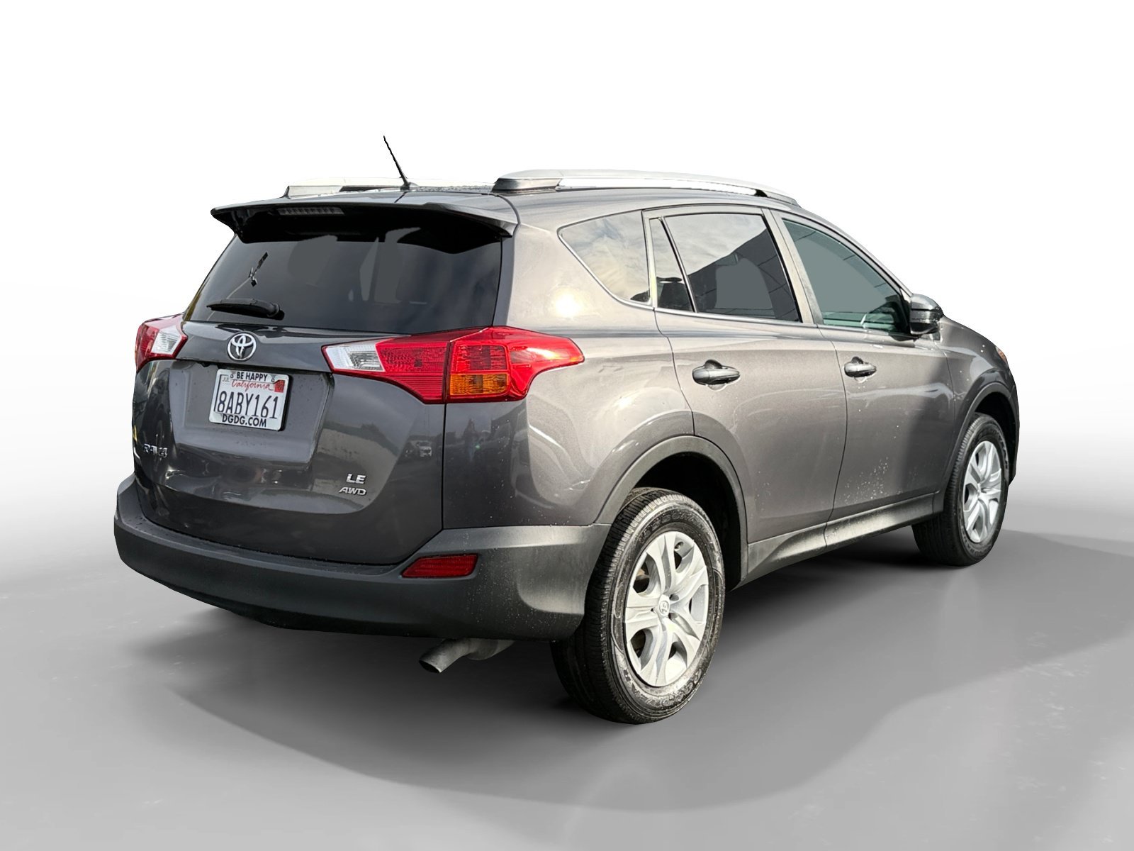 Used 2014 Magnetic Gray Metallic Toyota LE image 5