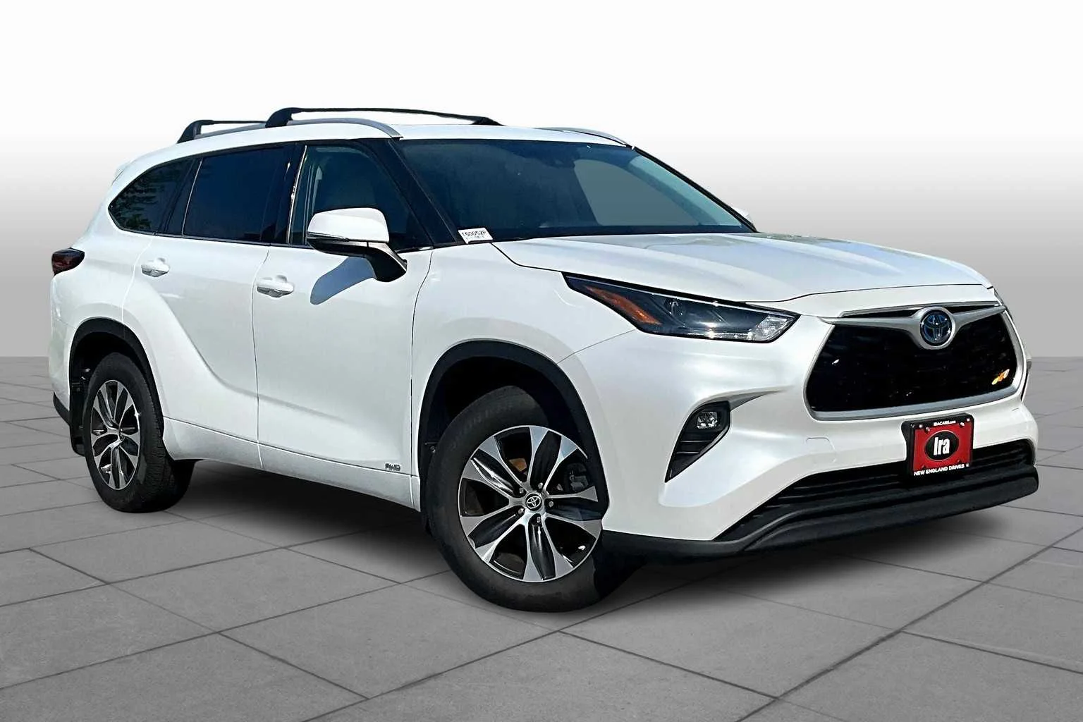 Pre-Owned 2022 Toyota Highlander Hybrid XLE