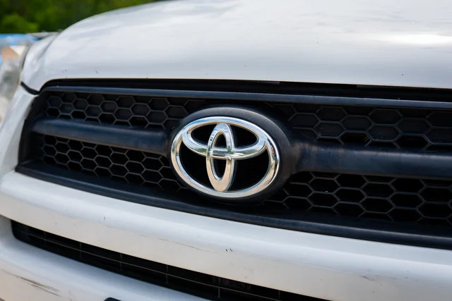 Used 2012 Super White Toyota Base image 14