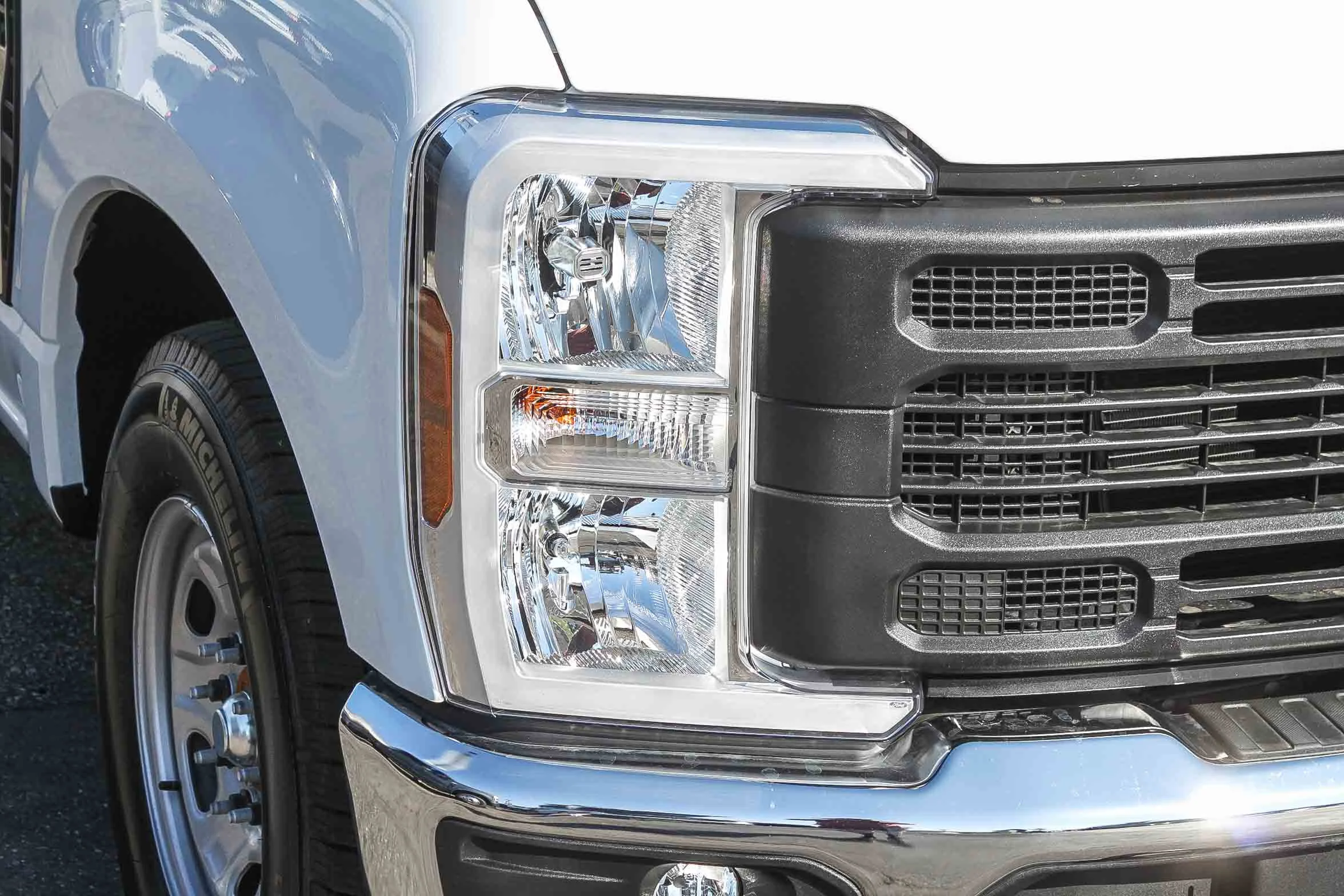 New 2026 Oxford White Ford F-250® XL image 4