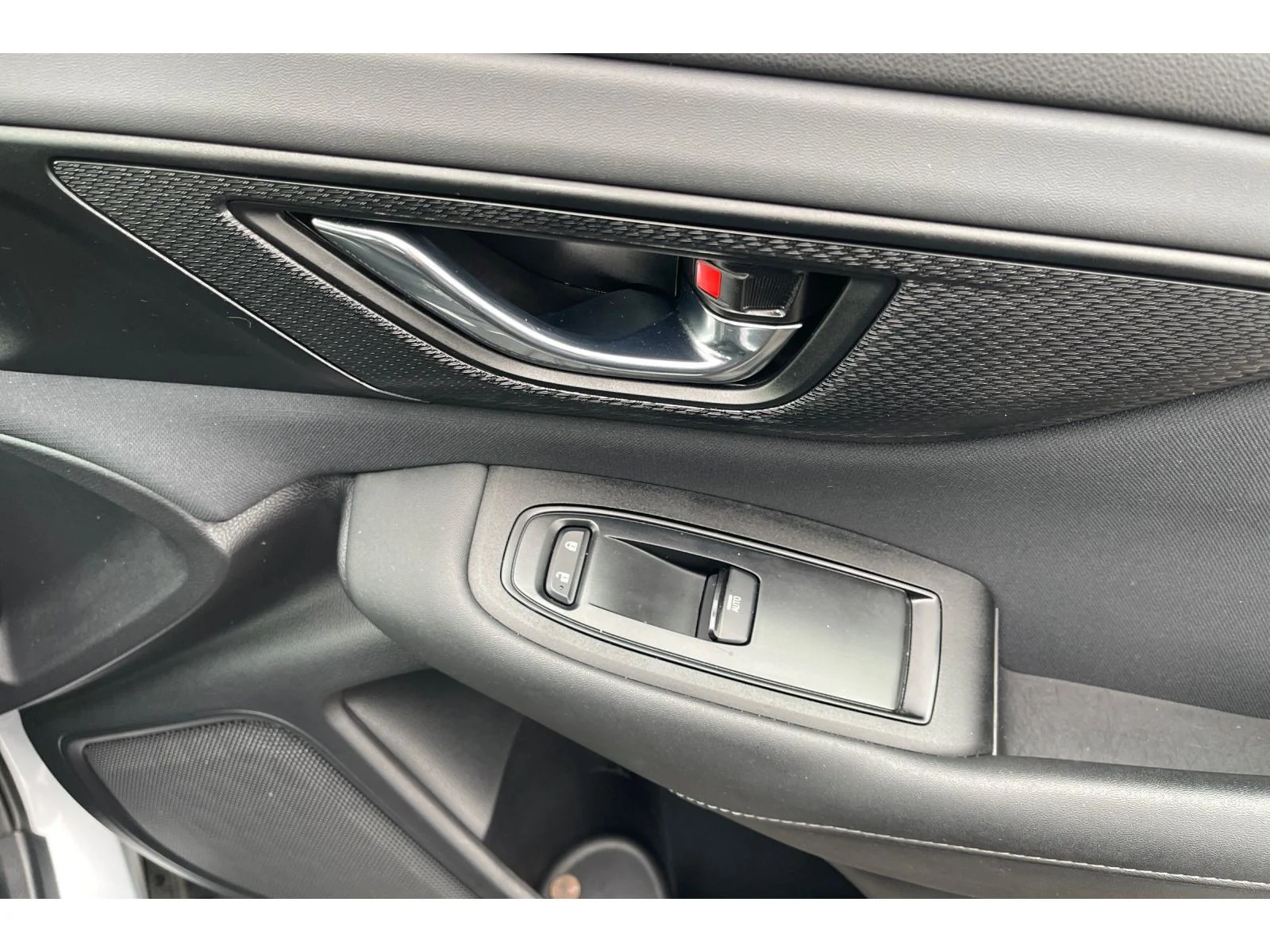 Used 2024 ICE SILVER METALL Subaru Premium image 21