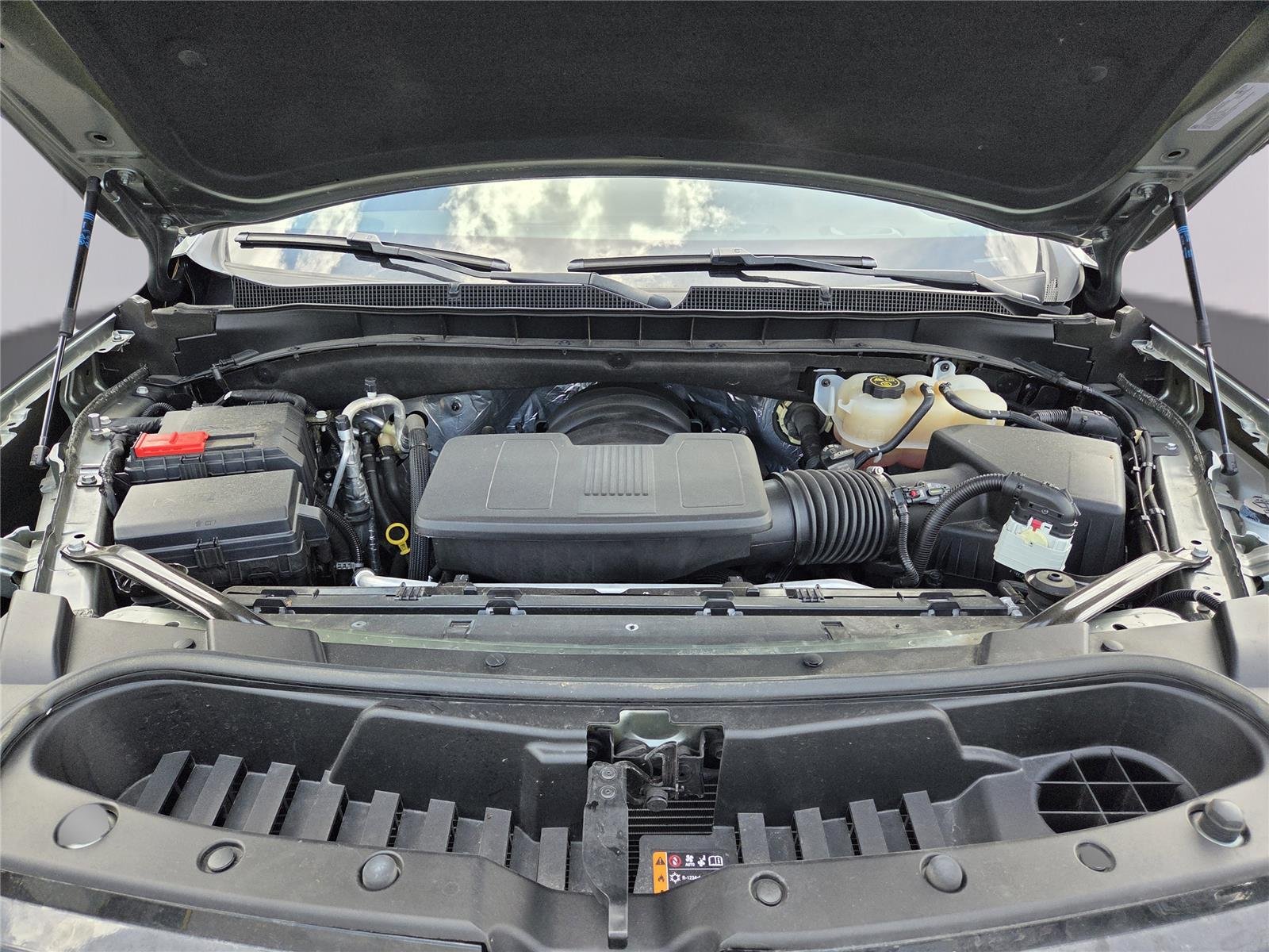 Used 2024 Silver Sage Metallic Chevrolet LT image 29