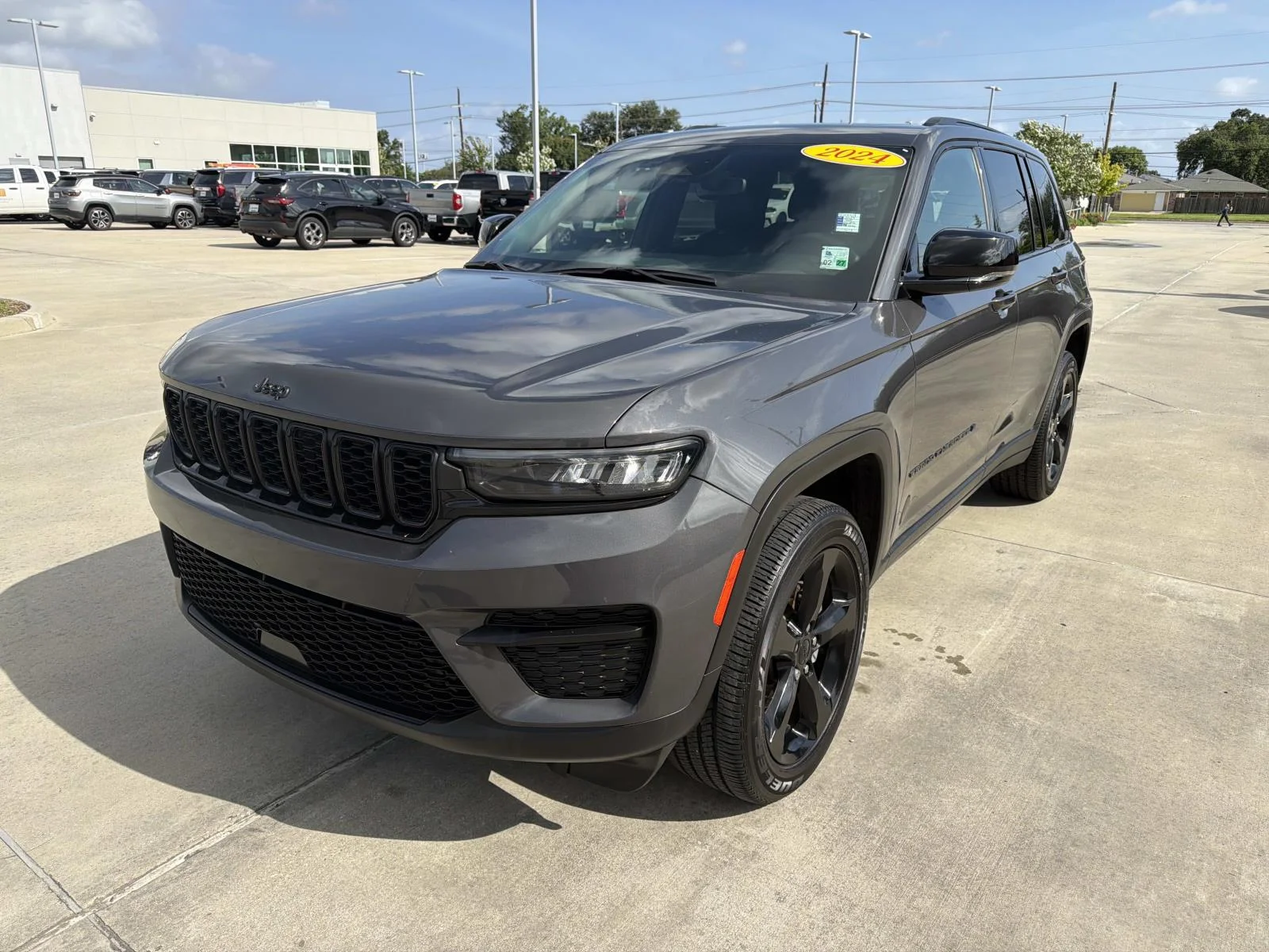 Used 2024 Gray Jeep Altitude X 4x2 image 3