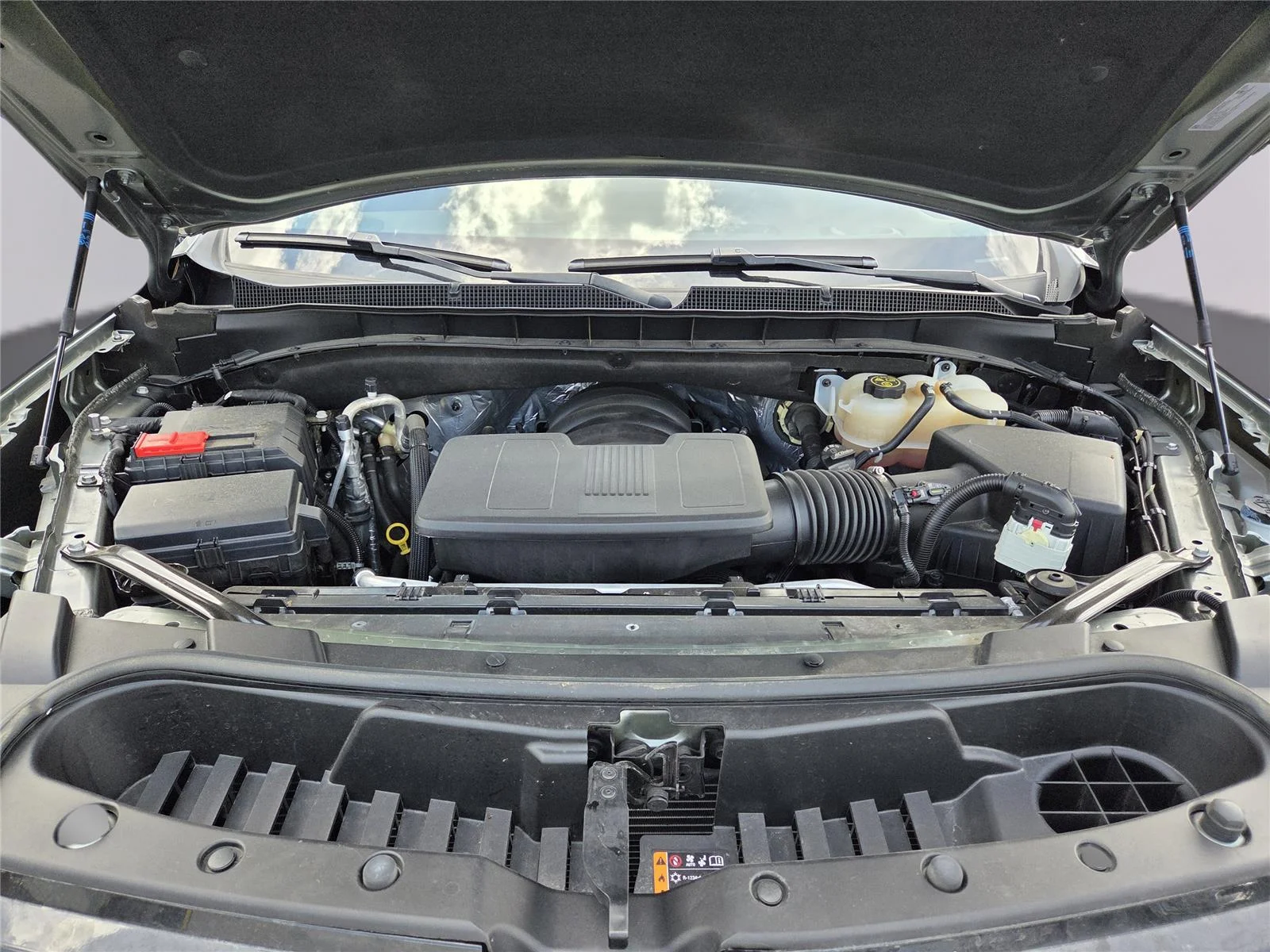 Used 2024 Silver Sage Metallic Chevrolet LT image 29
