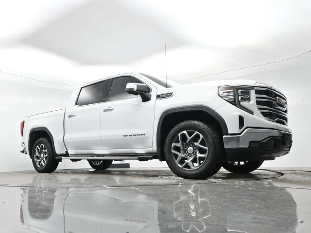 Used 2023 SUMMIT WHITE GMC SLT image 23