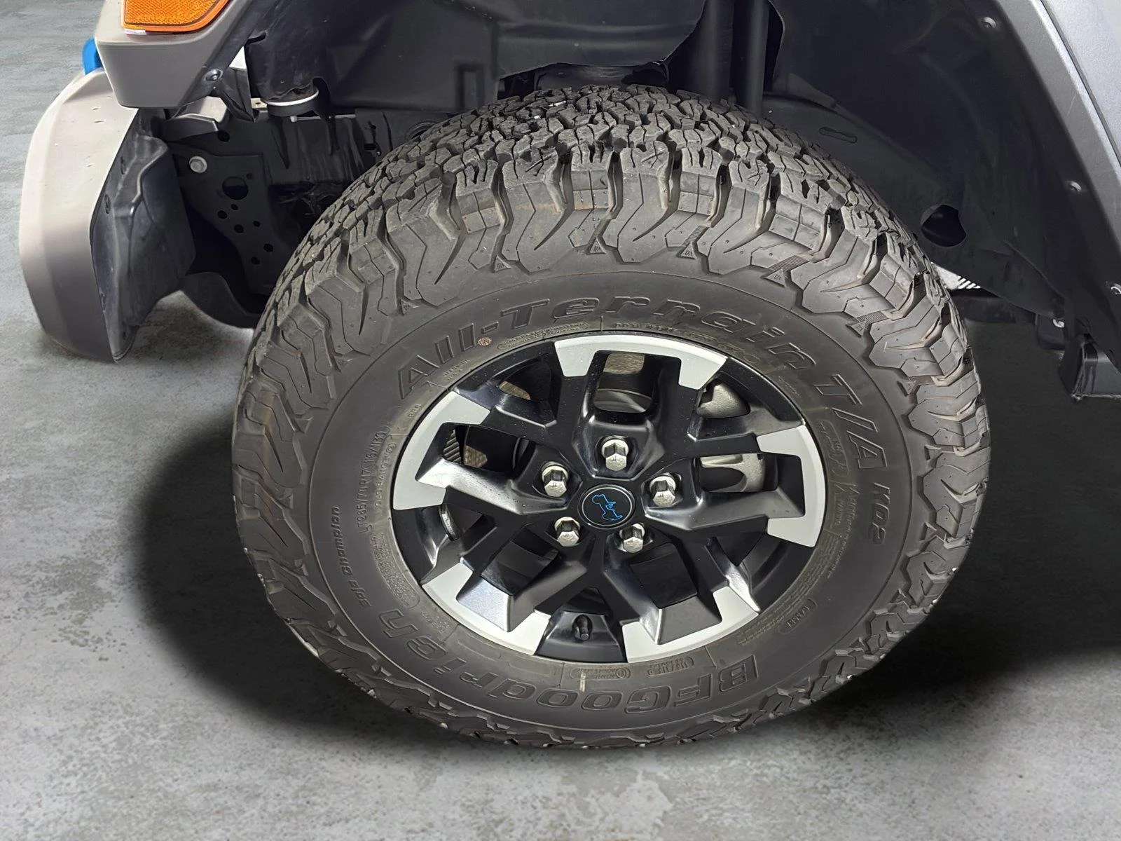 Used 2025 Bright White Clearcoat Jeep Rubicon image 9