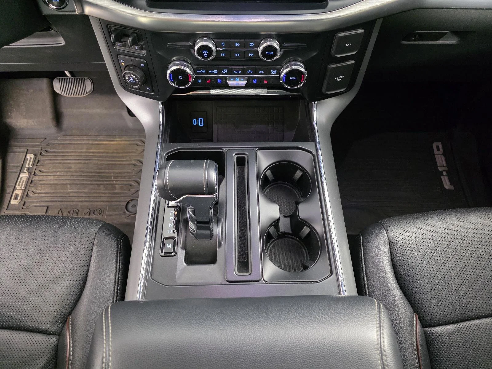 Used 2022  Ford LARIAT image 33