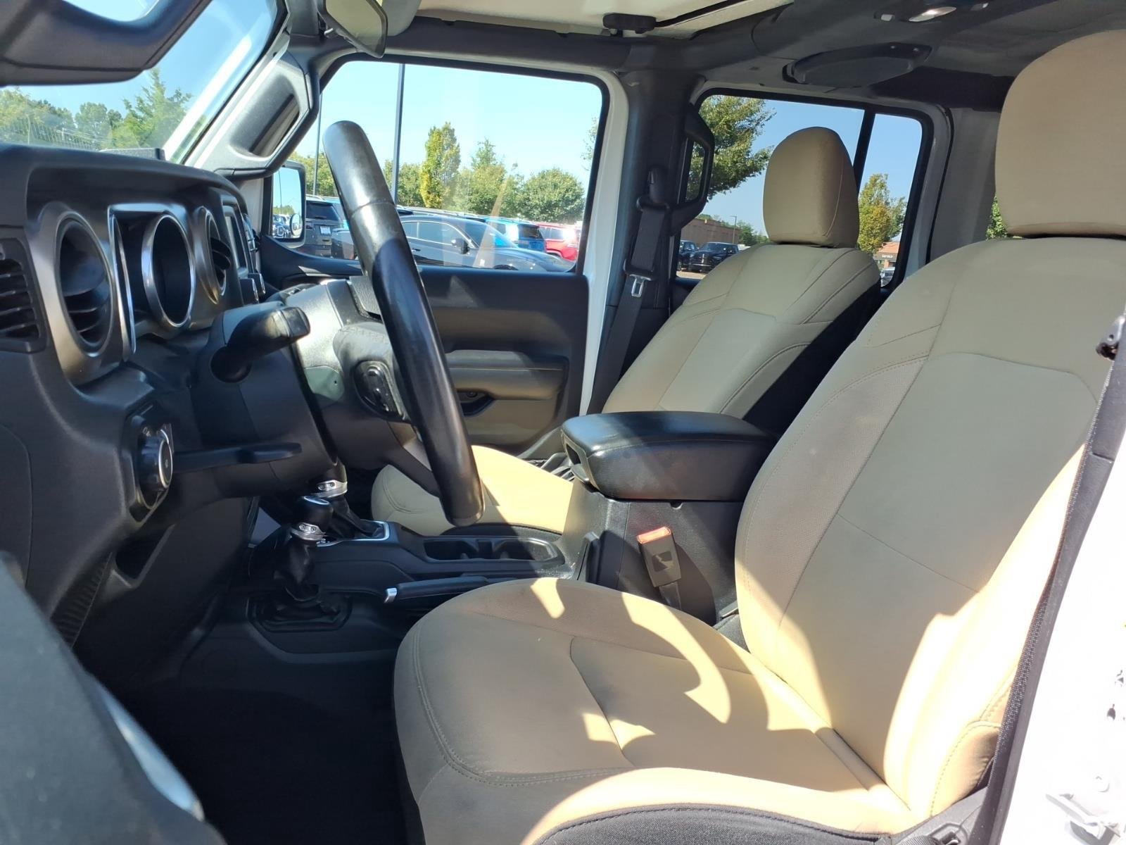Used 2018 Bright White Clearcoat Jeep Sport S image 19
