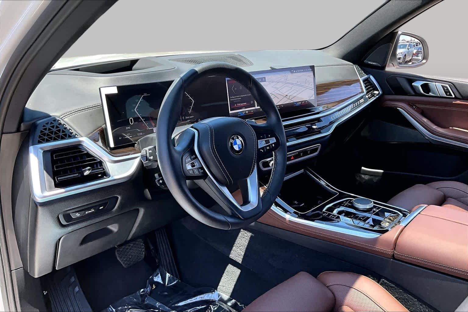 Used 2025 Mineral White Metallic BMW sDrive40i image 17