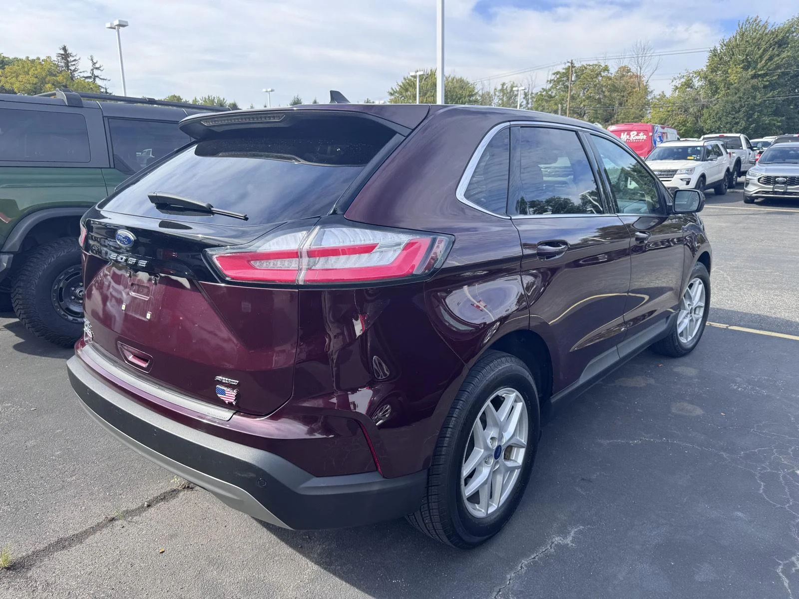 Used 2022 Burgundy Velvet Metallic Tinted Clearcoat Ford SEL image 4