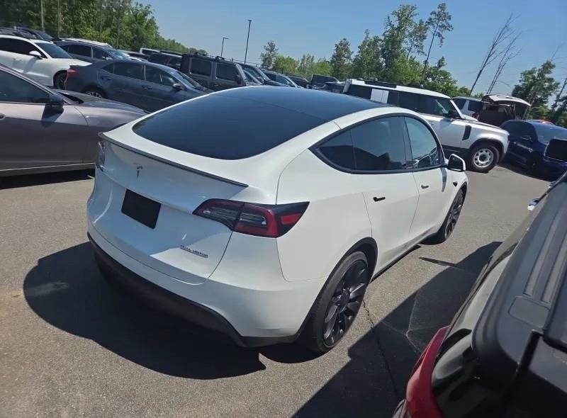 Used 2023  Tesla Performance image 3