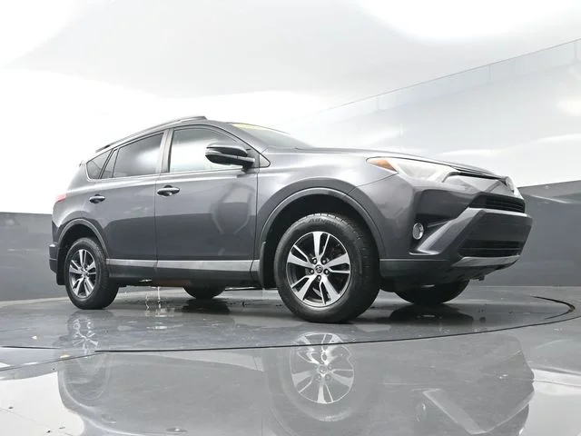 Used 2018 Gray Toyota XLE image 45