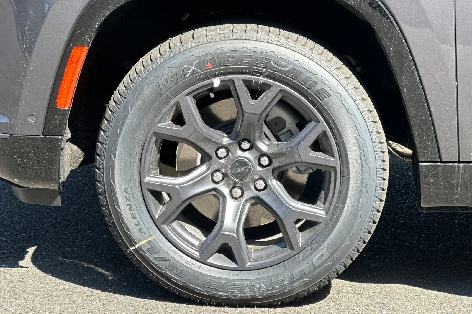 New 2026 Baltic-Gray Metallic Clear-Coat Exterior Paint Jeep Limited Altitude image 26