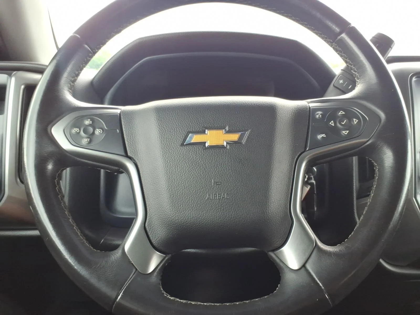 Used 2018 Summit White Chevrolet LT image 24