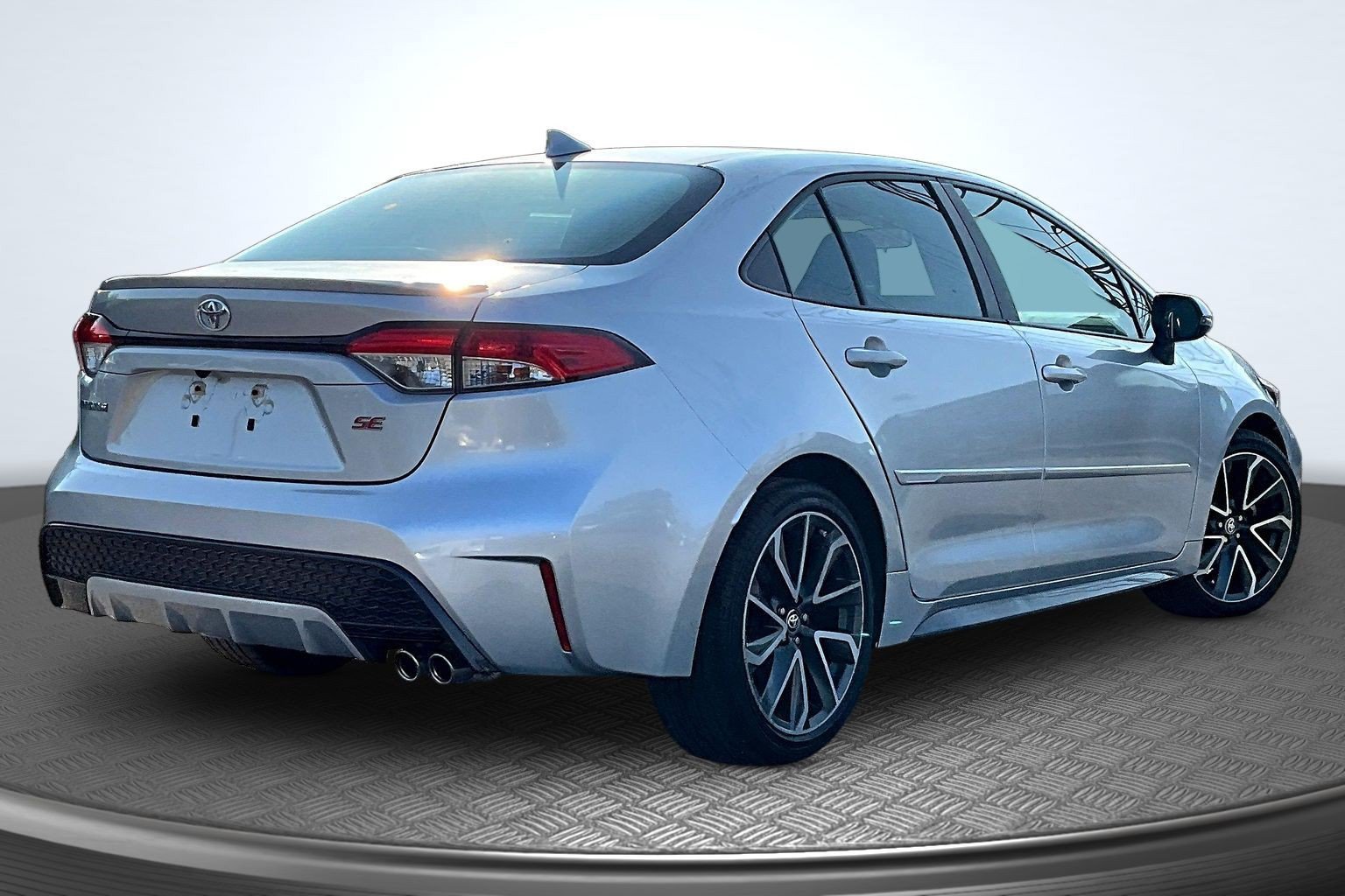 Used 2021 Silver Toyota SE image 5