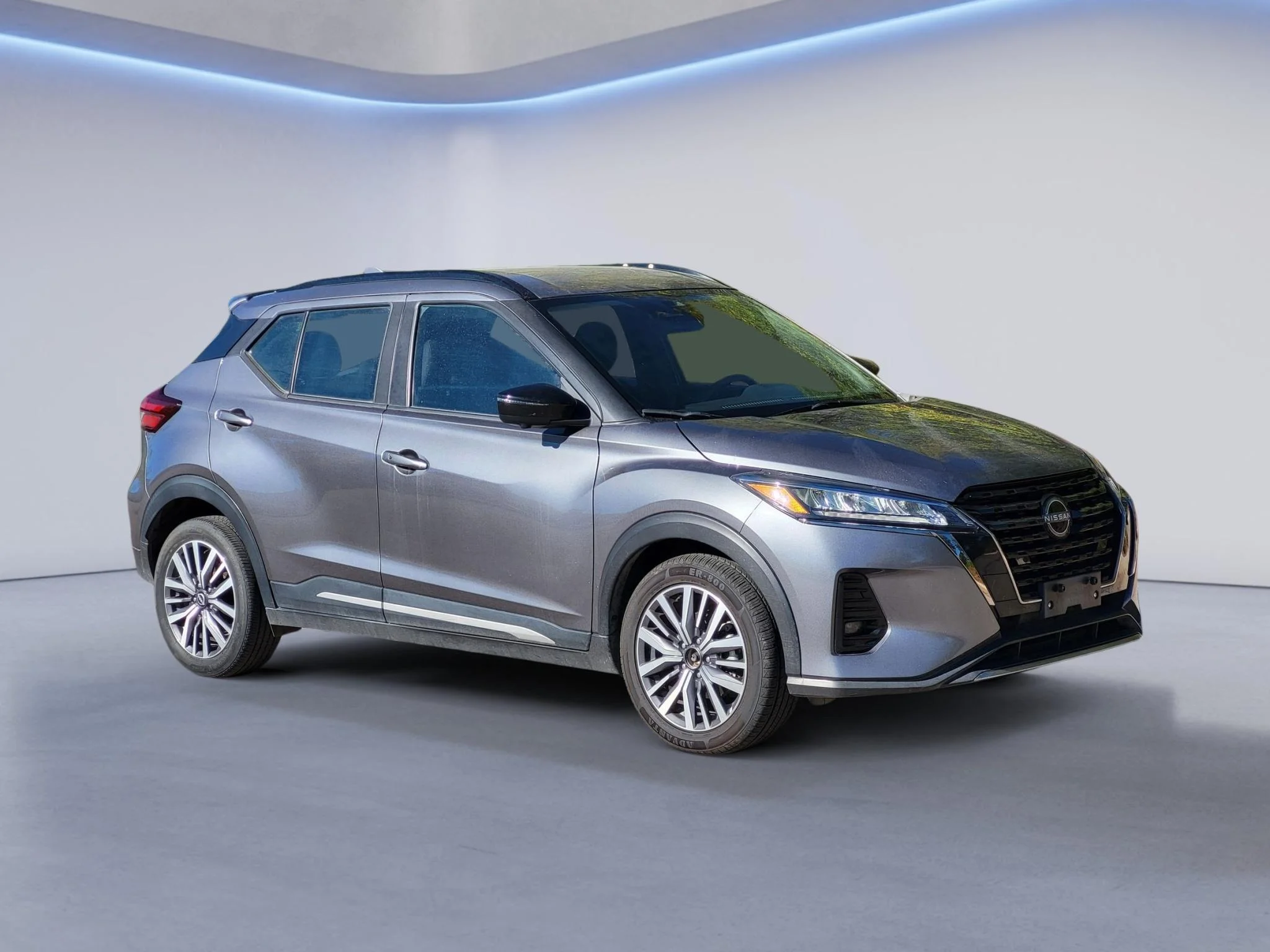 Used 2024 Boulder Gray Pearl Nissan SR image 3