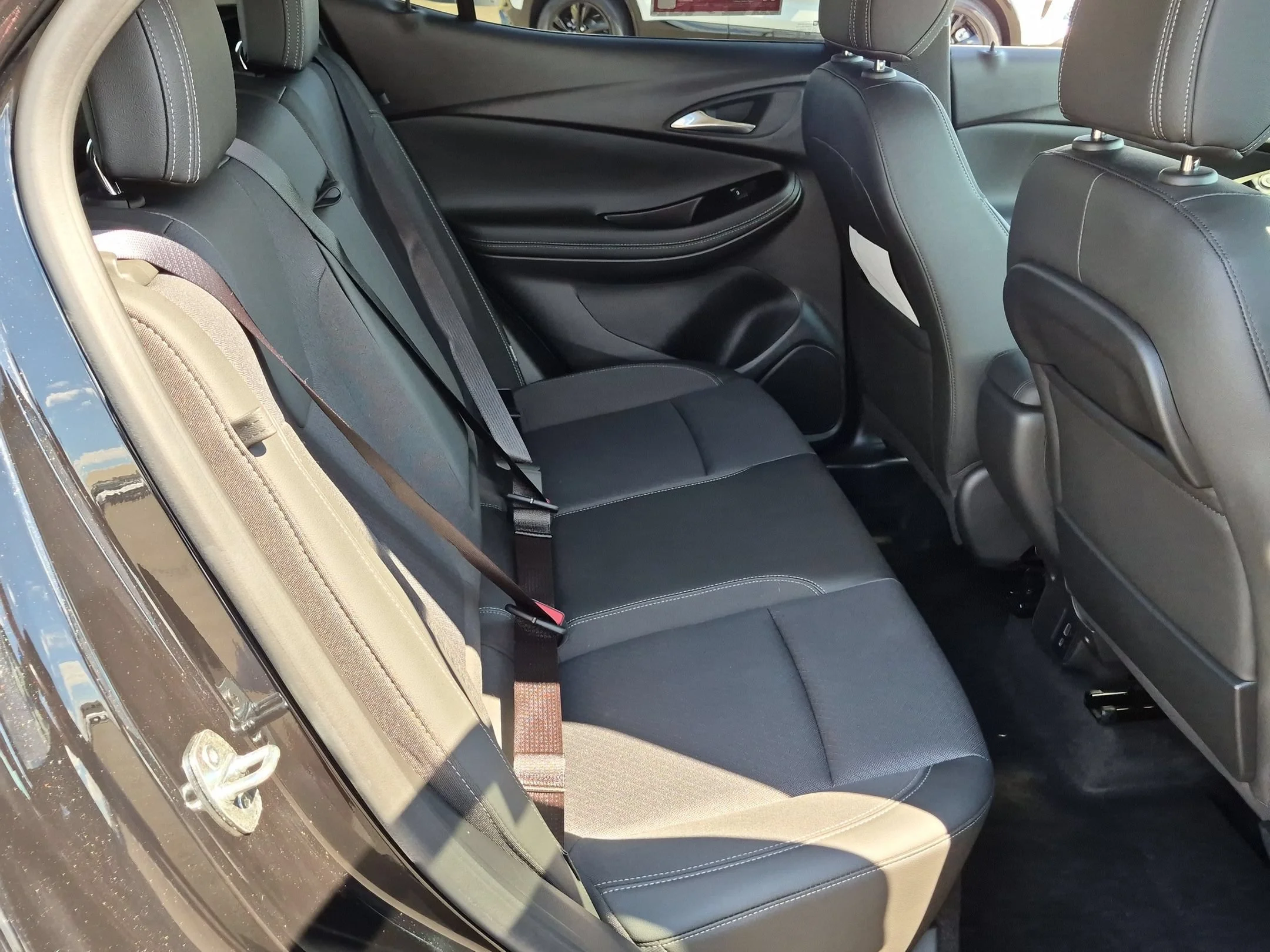 Used 2023 Ebony Twilight Metallic Buick Select image 25
