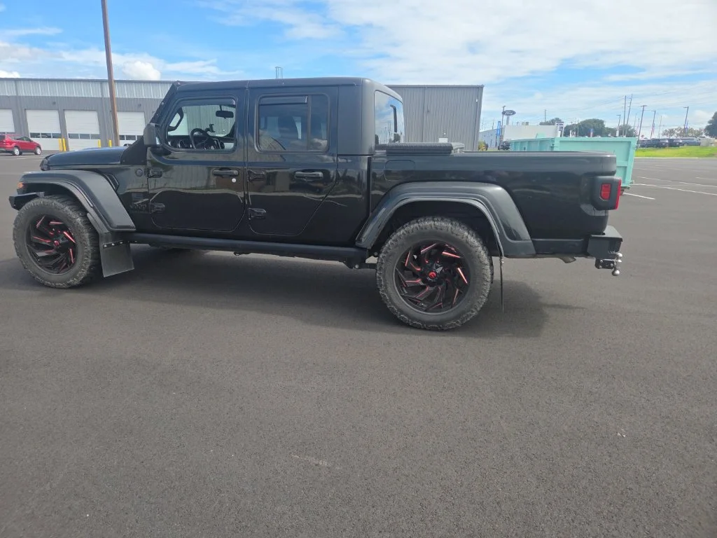 Used 2023 Black Jeep Sport image 10