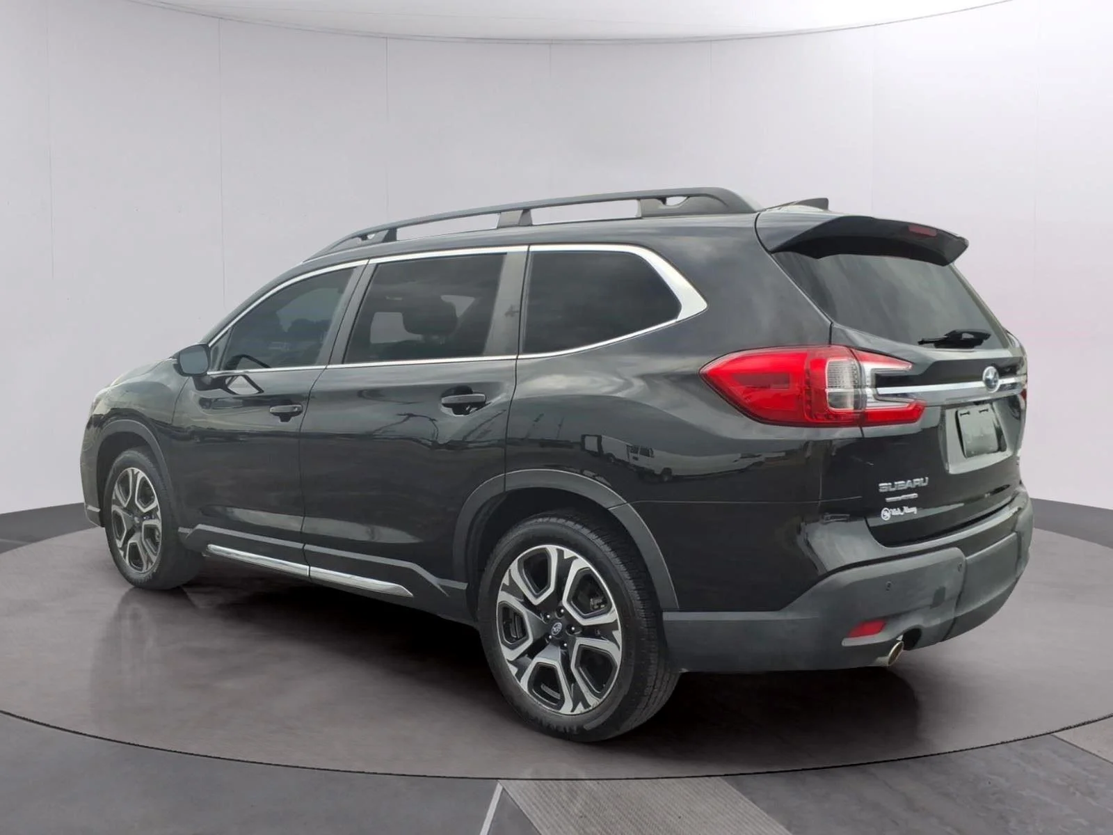 Used 2023 Crystal Black Silica Subaru Limited image 3