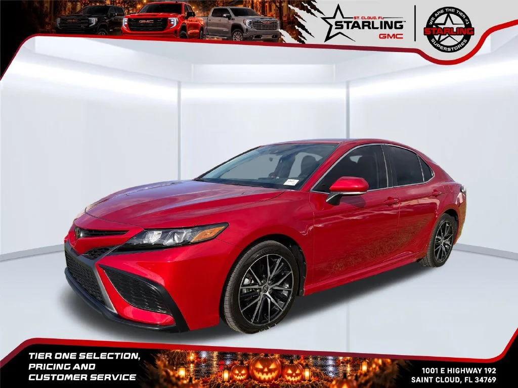 Used 2024  Toyota SE image 1