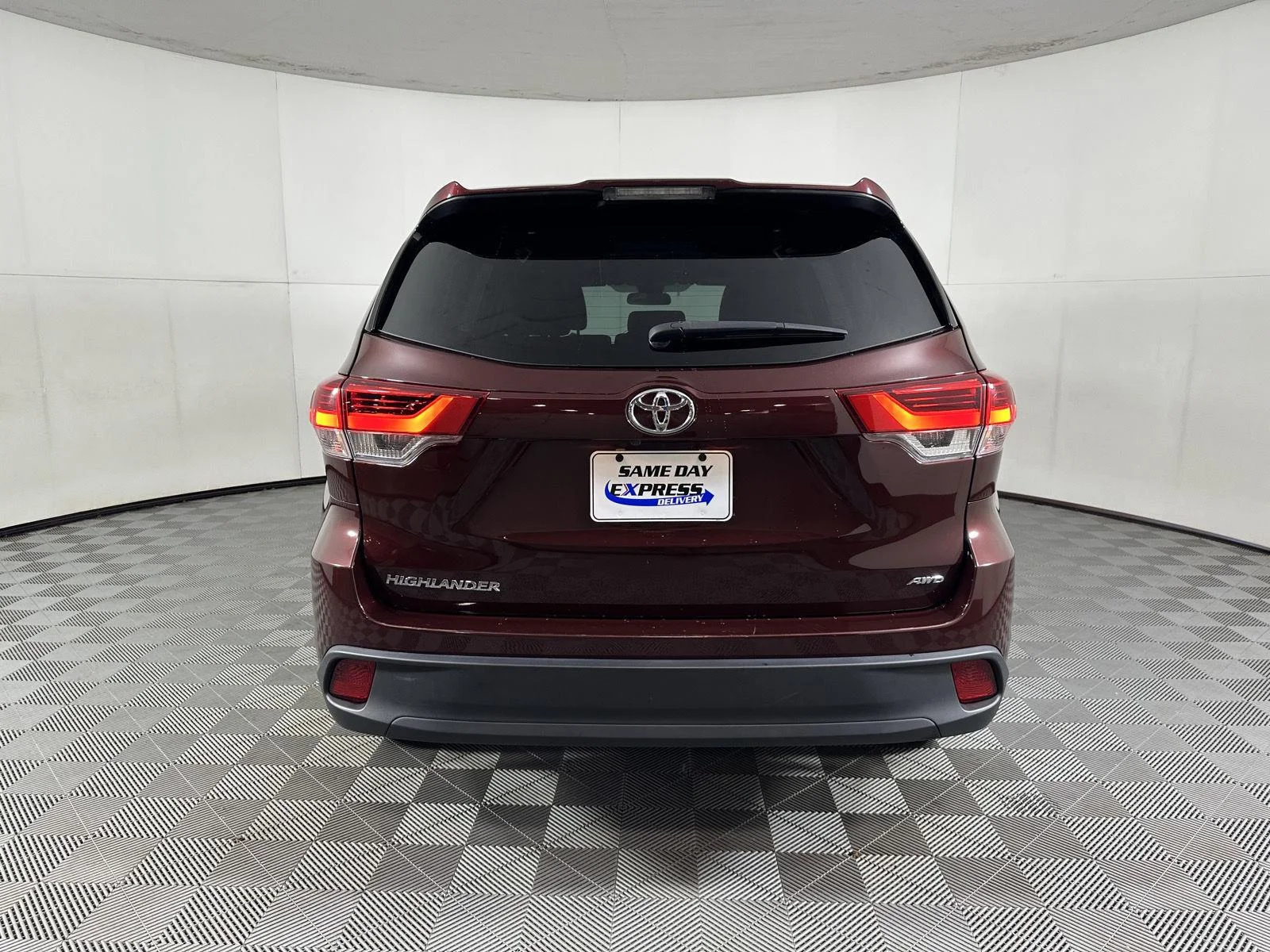 Used 2019 Ooh La La Rouge Mica Toyota LE image 6