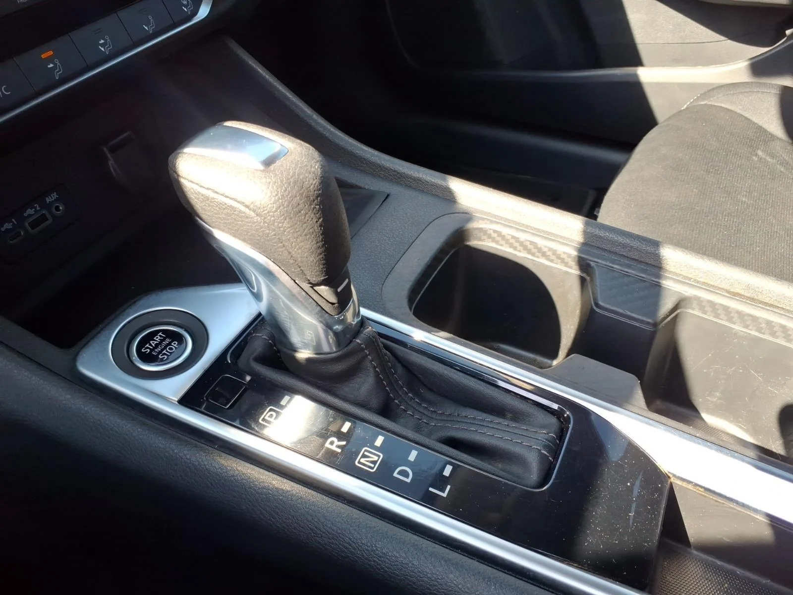 Used 2022 Electric Blue Metallic Nissan SV image 6