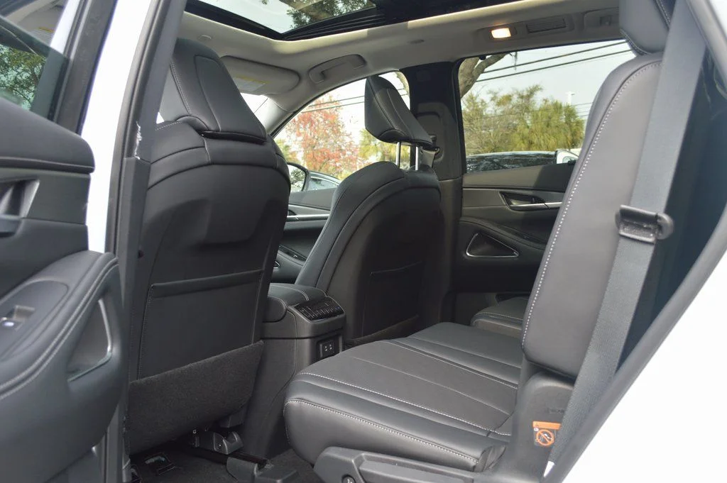Certified Used 2026 White INFINITI LUXE image 32