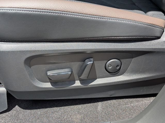 New 2026 Gray Nissan Platinum image 15