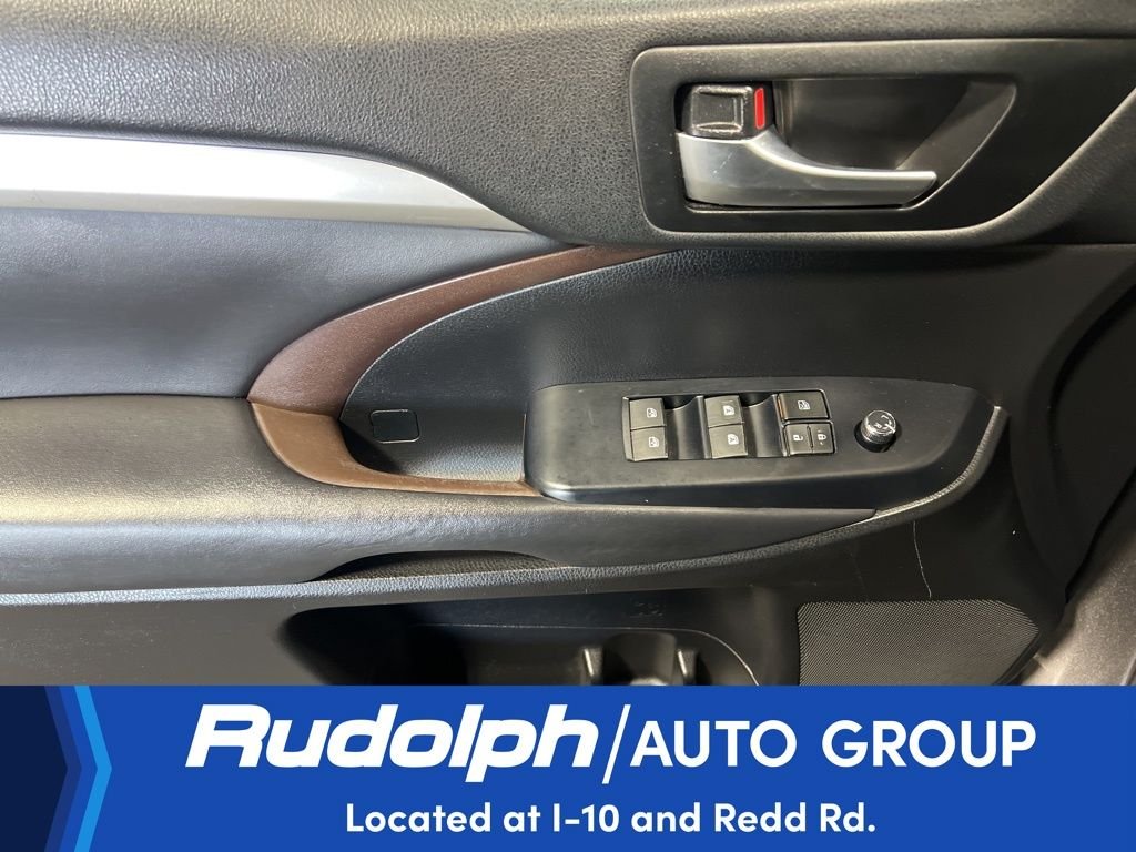 Used 2019 Gray Toyota XLE image 10