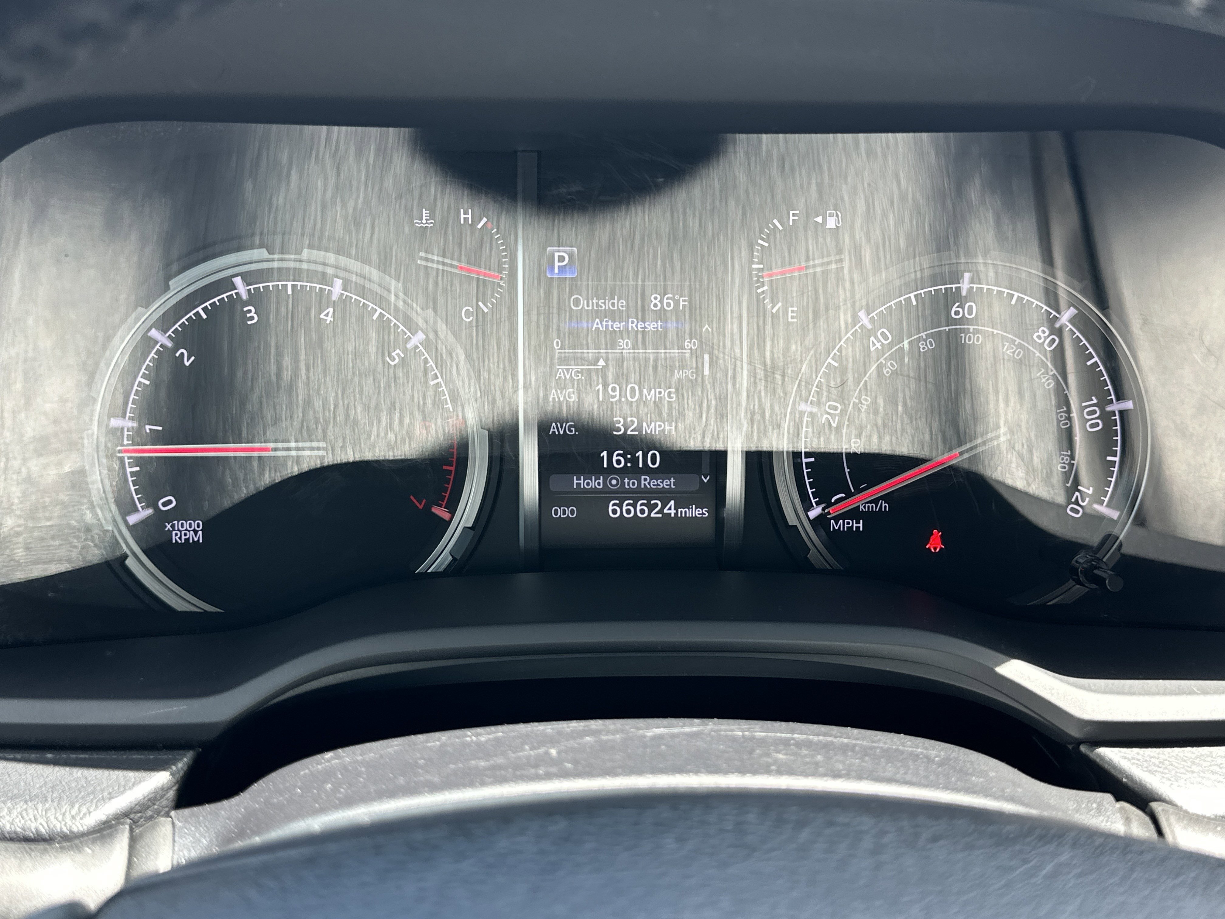 Used 2021 Classic Silver Metallic Toyota Venture image 36