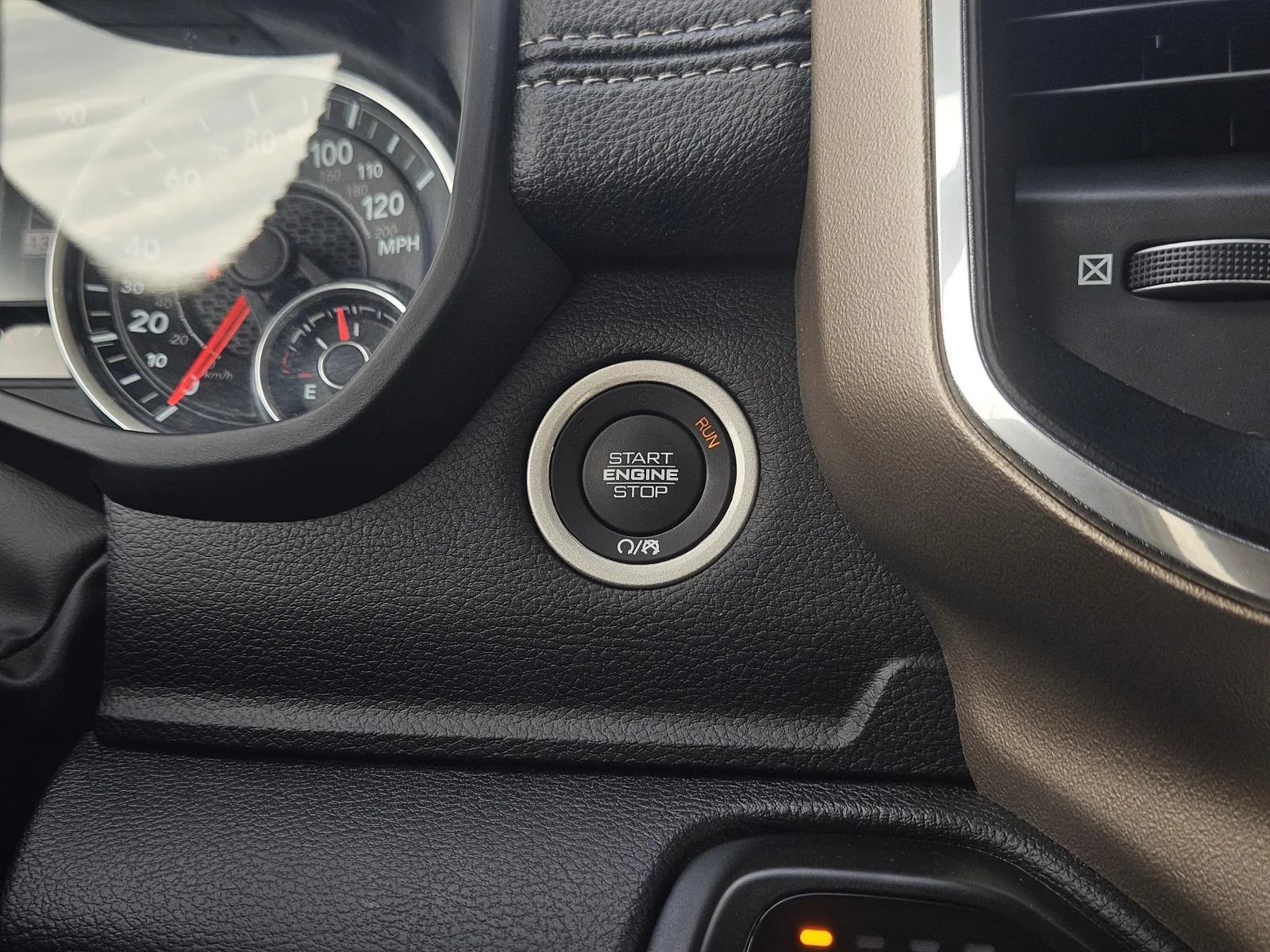 2022 RAM Ram 1500 Pickup Laramie - Photo 22