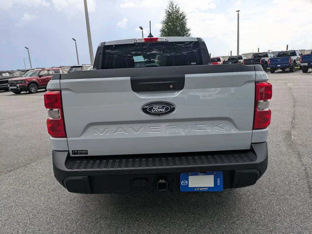 New 2026 Space White Metallic Ford XL image 5