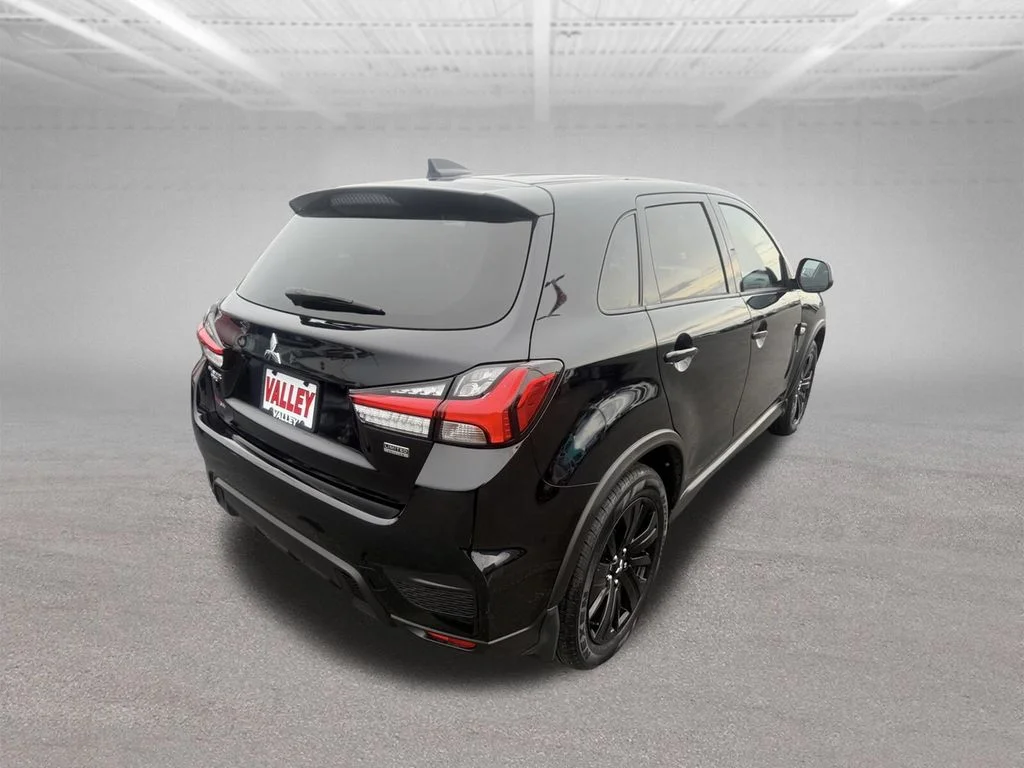 Certified Used 2021 Labrador Black Metallic Mitsubishi 2.0 LE image 4